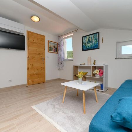 Apartments Forever Miholascica Екстер'єр фото