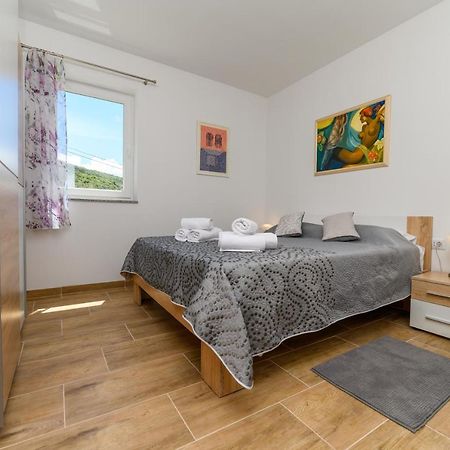 Apartments Forever Miholascica Екстер'єр фото