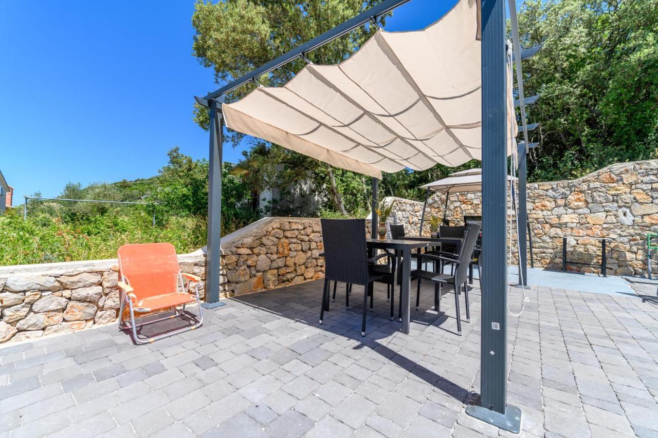 Apartments Forever Miholascica Екстер'єр фото
