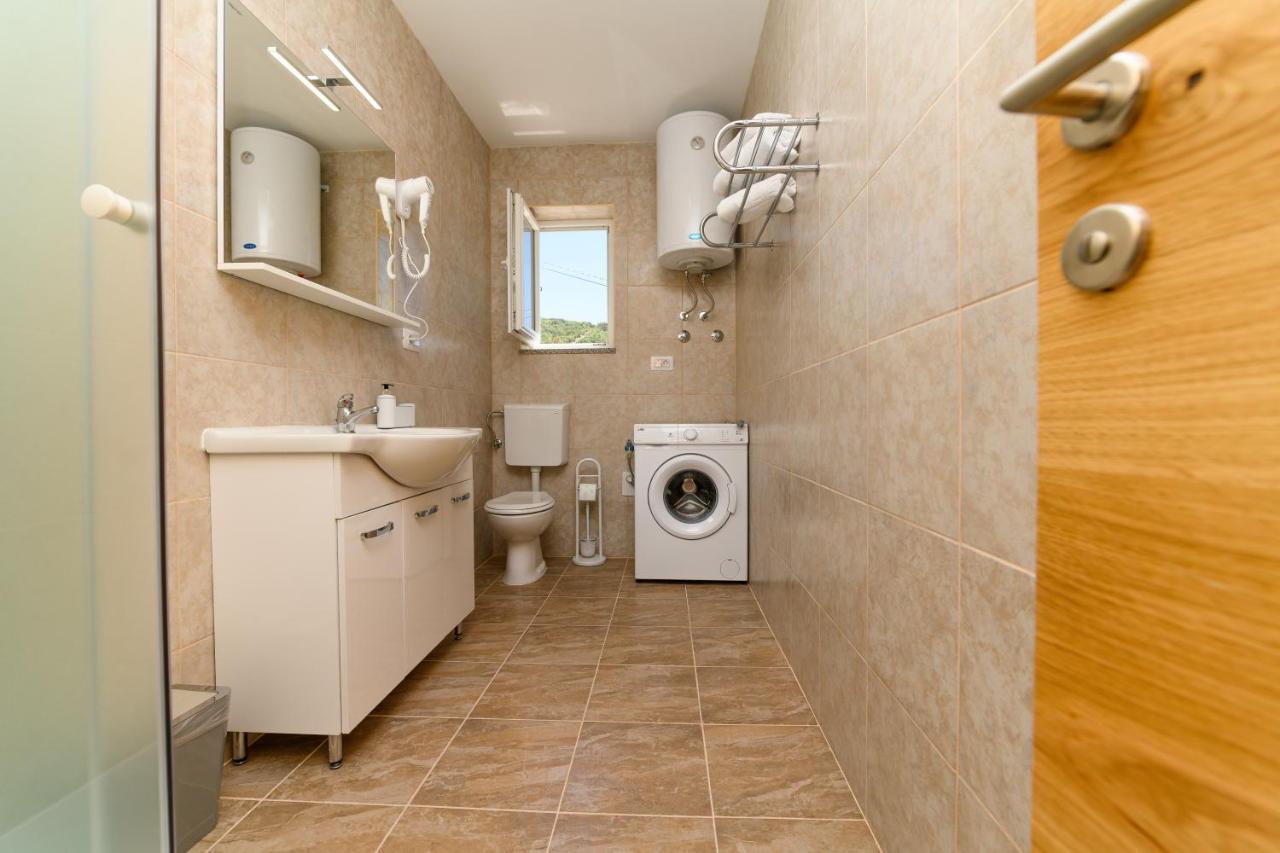 Apartments Forever Miholascica Екстер'єр фото