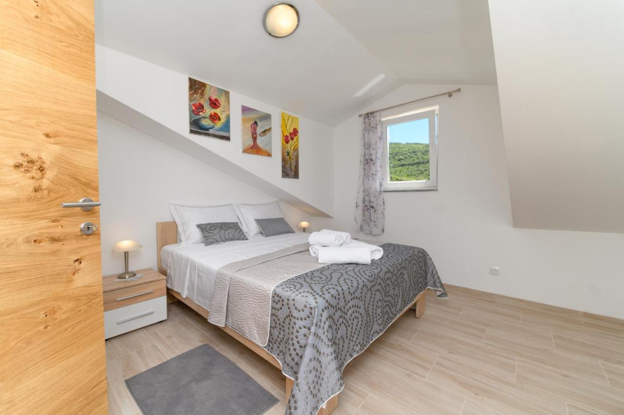 Apartments Forever Miholascica Екстер'єр фото