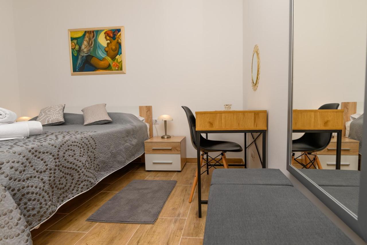 Apartments Forever Miholascica Екстер'єр фото