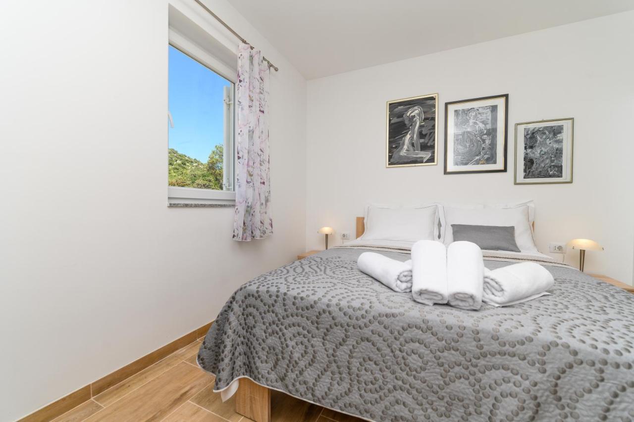 Apartments Forever Miholascica Екстер'єр фото