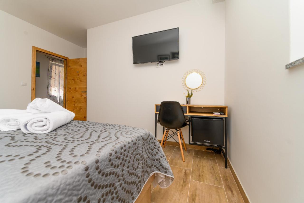 Apartments Forever Miholascica Екстер'єр фото