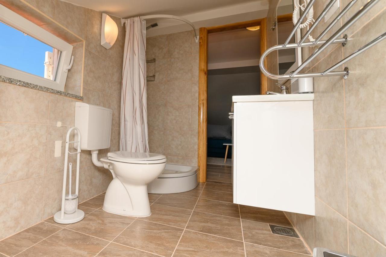 Apartments Forever Miholascica Екстер'єр фото