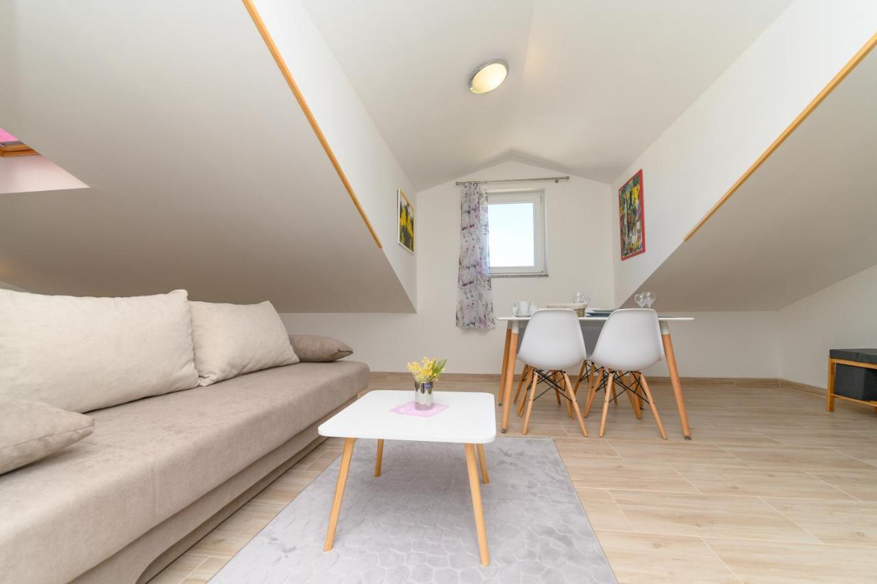 Apartments Forever Miholascica Екстер'єр фото