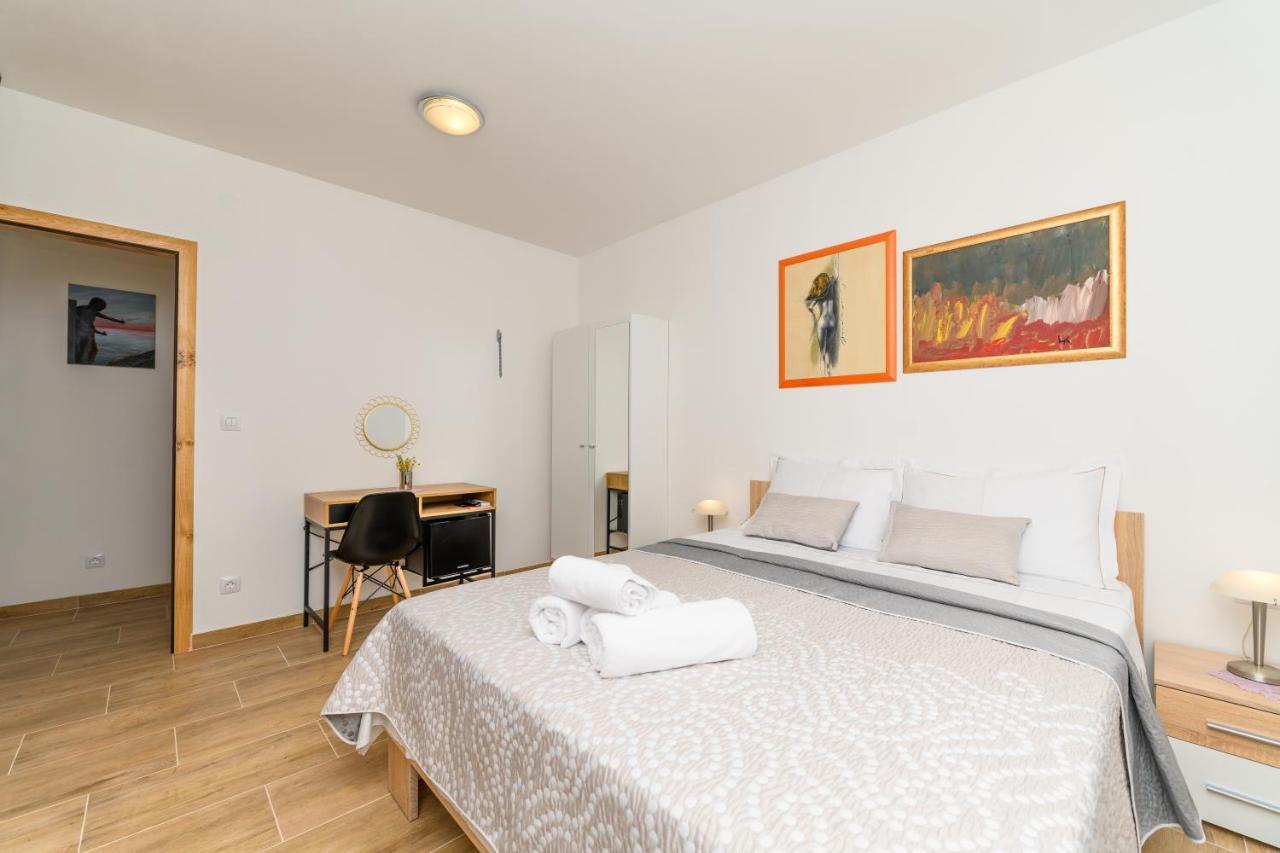Apartments Forever Miholascica Екстер'єр фото