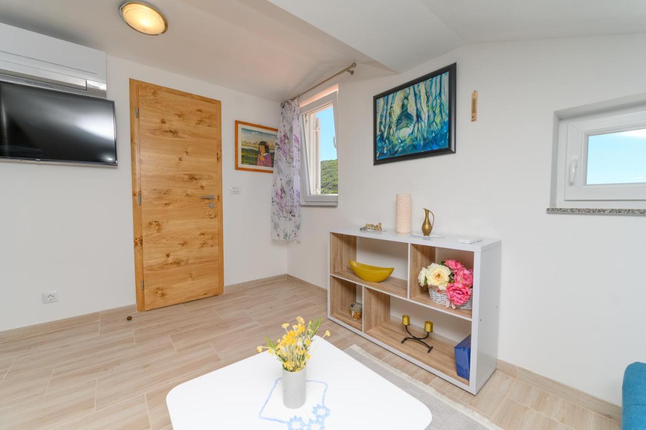 Apartments Forever Miholascica Екстер'єр фото
