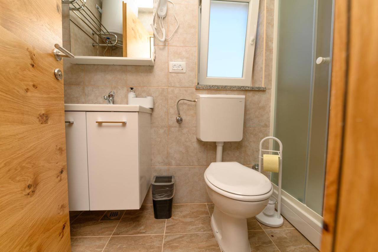 Apartments Forever Miholascica Екстер'єр фото