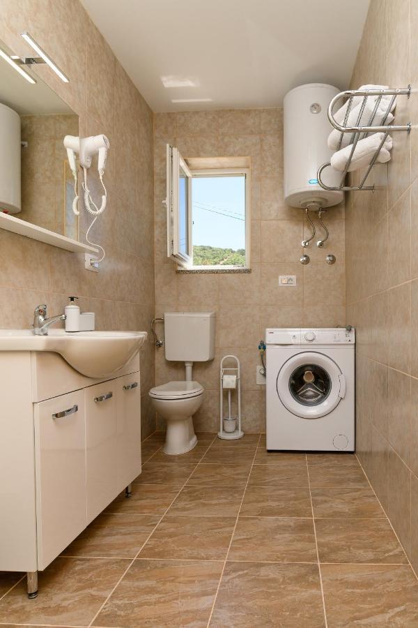 Apartments Forever Miholascica Екстер'єр фото