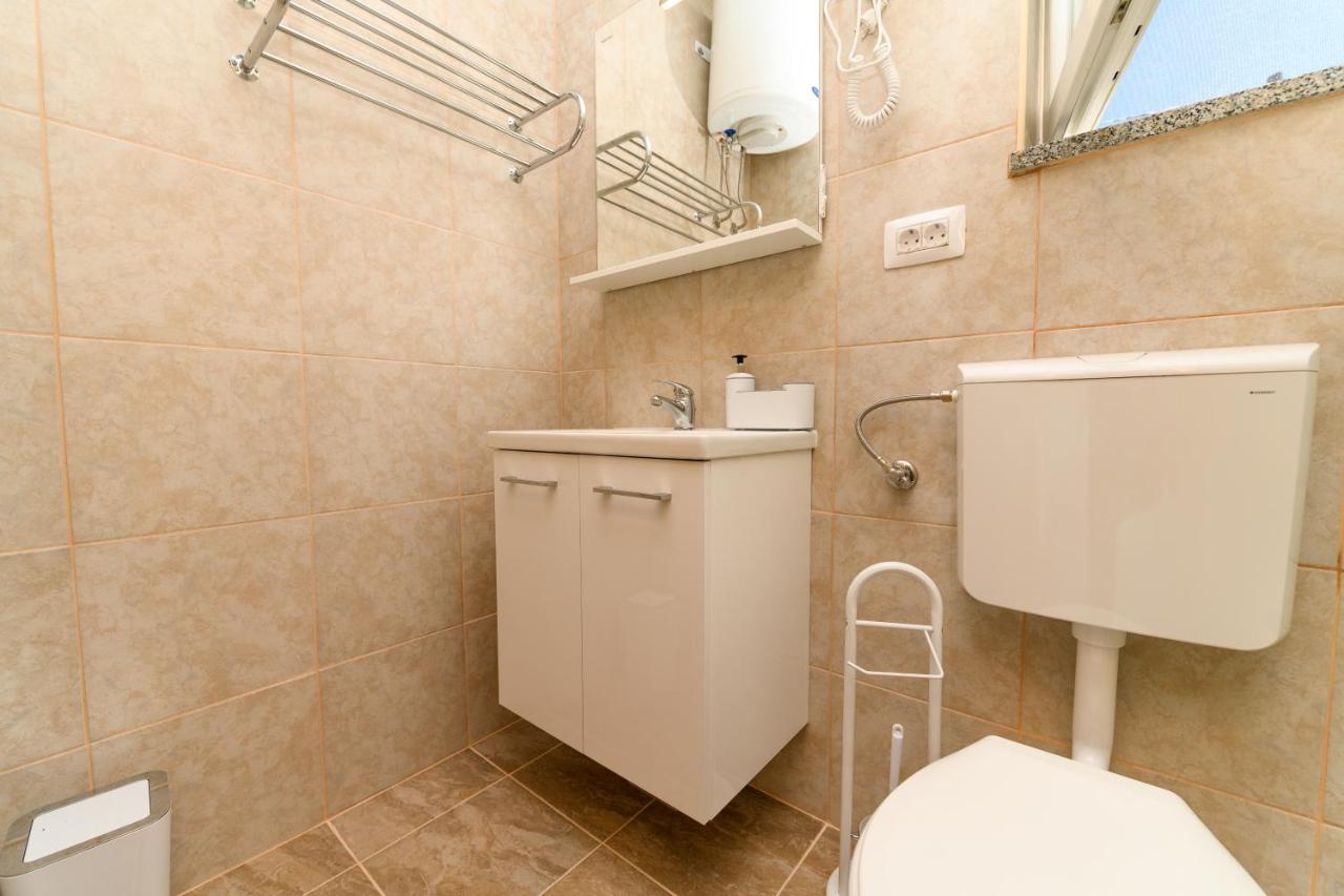 Apartments Forever Miholascica Екстер'єр фото